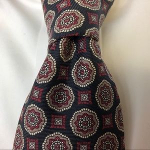 Halston Mens Tie 100% Silk